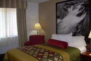 ホテル Super 8 By Wyndham Milwaukee Airport