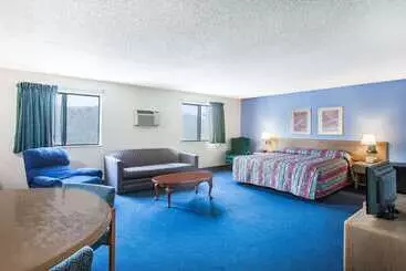 モーテル Super 8 By Wyndham Hot Springs