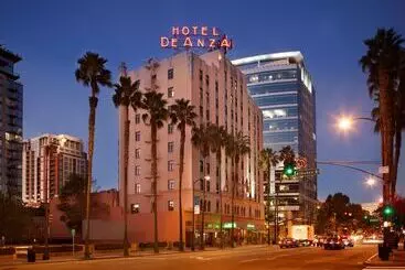 בית מלון כפרי De Anza