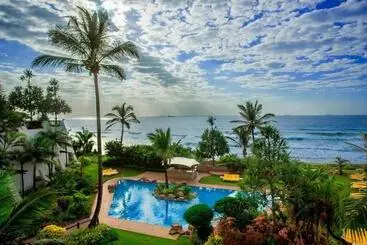 هتل Cabana Beach Resort