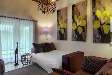 Отель Mokuti Etosha