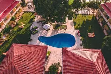 Hotel Sunset Shores Beach