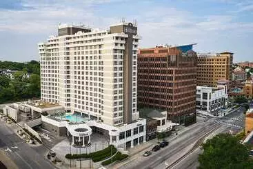 酒店 Hilton Kansas City Country Club Plaza