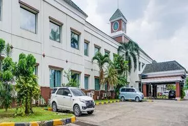 호텔 Grand Cikarang