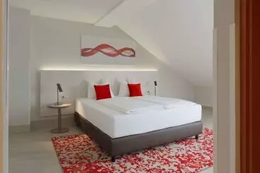 هتل Ramada By Wyndham Dresden