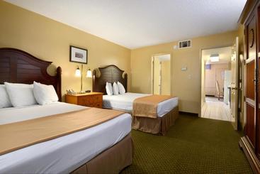 Отель Howard Johnson By Wyndham Lake Front Park Kissimmee
