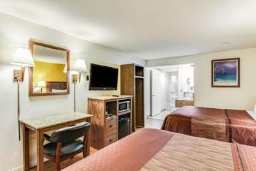 Отель Rodeway Inn