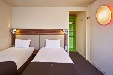 فندق Campanile Melun Sénart