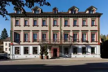 هتل Landhaus Säntis Herisau