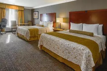 בית מלון כפרי Best Western Plus Newport Mesa Inn