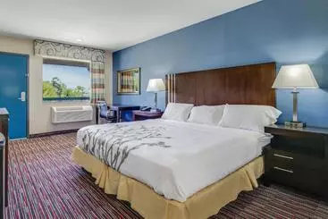 酒店 Econo Lodge Inn & Suites