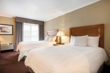 منتجع Best Western Plus Norwester Hotel & Conference Centre