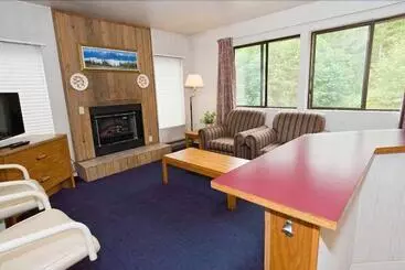 فندق Sequim Bay Lodge