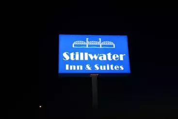酒店 Stillwater Inn & Suites