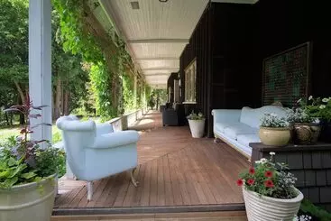 فندق Wedgwood Manor And Glamping Retreat