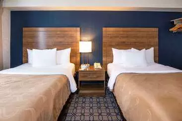 בית מלון כפרי Quality Suites