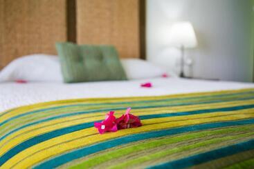 هتل True Blue Bay Resort