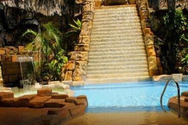 בית מלון כפרי Goldenfield Kundutel