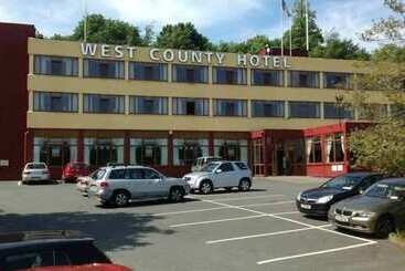 ホテル West County