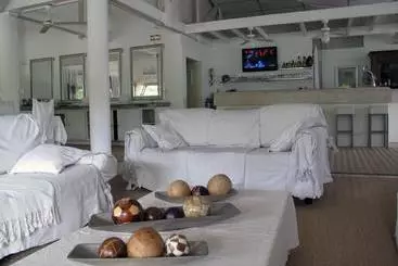 Отель Kyriad Saintes