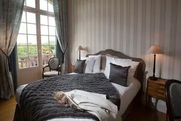 Отель Le Chateau De La Tour