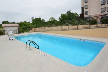 בית מלון כפרי Holiday Inn Express & Suites Greensboro   I 40 Atwendover, An Ihg