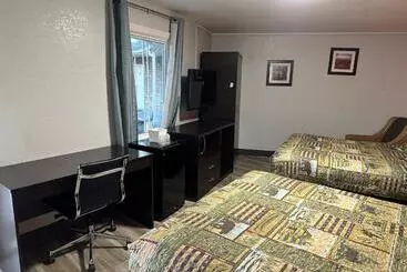 Whispering Pines Motel