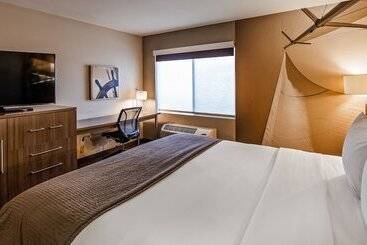 فندق Executive Inn & Suites Oakland