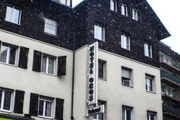 فندق Evenia Oros