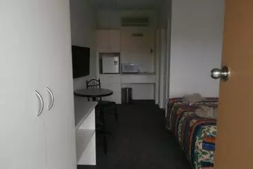 Golden Hills Motel
