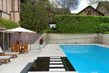 בית מלון כפרי Peppers The Hills Lodge