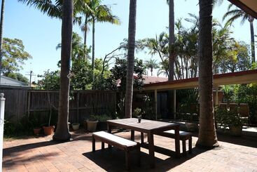 Sapphire Palms Motel