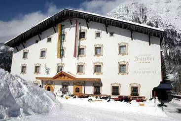 Aparthotel Sporthotel Xander