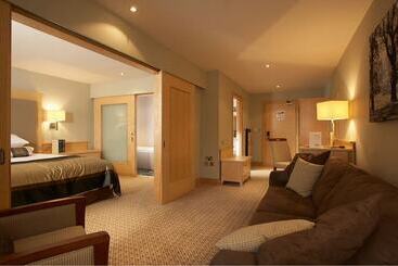 בית מלון כפרי Lancaster House