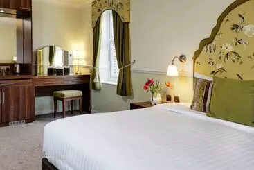 Worcester Bank House Hotel Spa & Golf; Bw Premier Collection