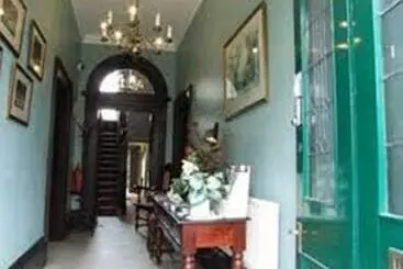 Отель Ely House