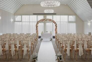 בית מלון כפרי Ufford Park Resort