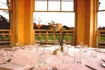 بيت ريفى Peterstone Court Country House Restaurant & Spa