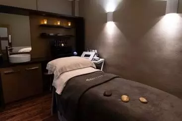 Wood Hall Hotel & Spa