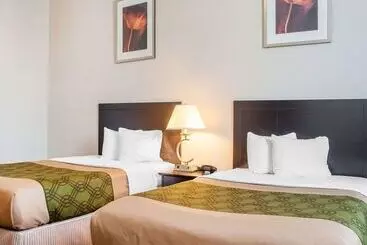 호텔 Woodstock Inn And Suites