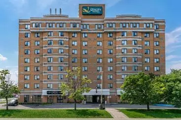 호텔 Quality Inn And Suites Montreal East