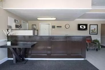 Отель Sandman Inn Blue River