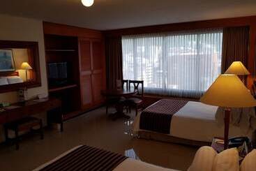 Hotel Torre De Cali Plaza