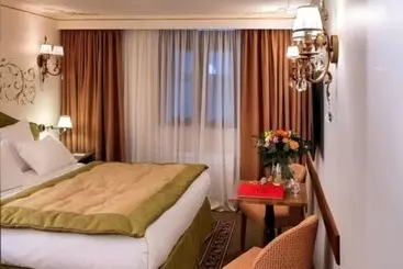 Отель De La Loze