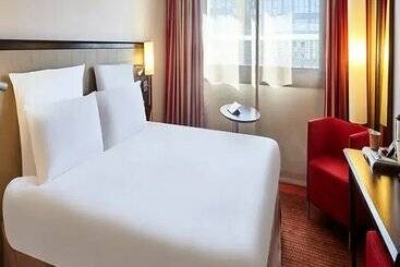 B&B HOTEL St Quentin en Yvelines Centre