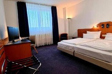 Exo Square Heidelberg/schwetzingen   By Superfly Hotels