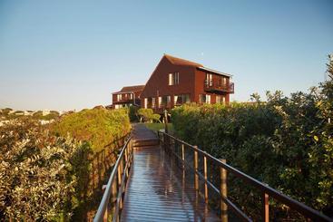 Отель First Group Kowie River Chalets