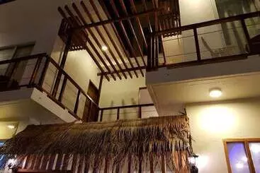 هتل Hudhuveli Inn