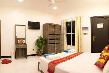 هتل Athiriveli
