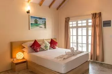 پانسیون Thoddoo Retreat